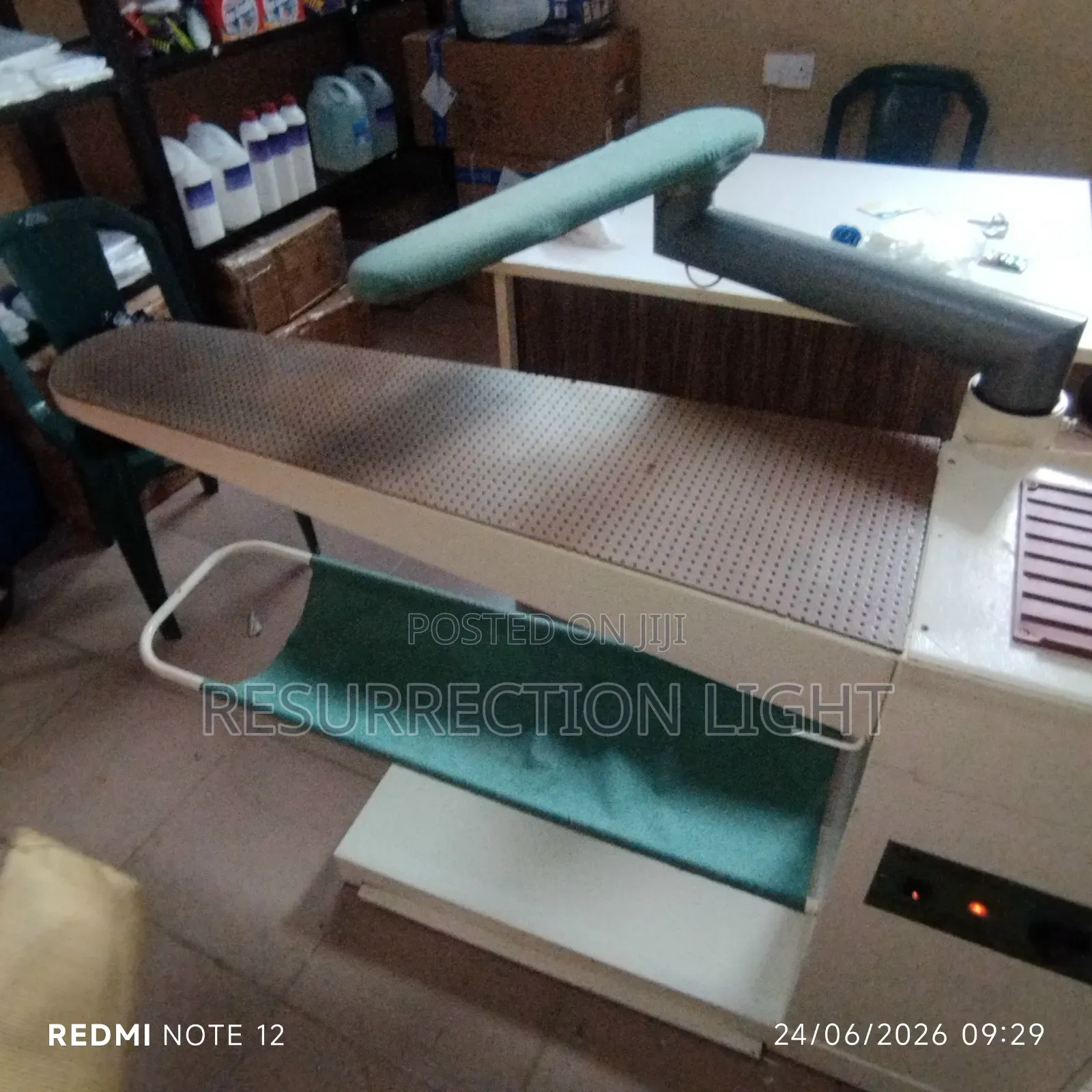 Finishing Ironing Table, Heater and Powerful Vacuum, PERFECT Condition