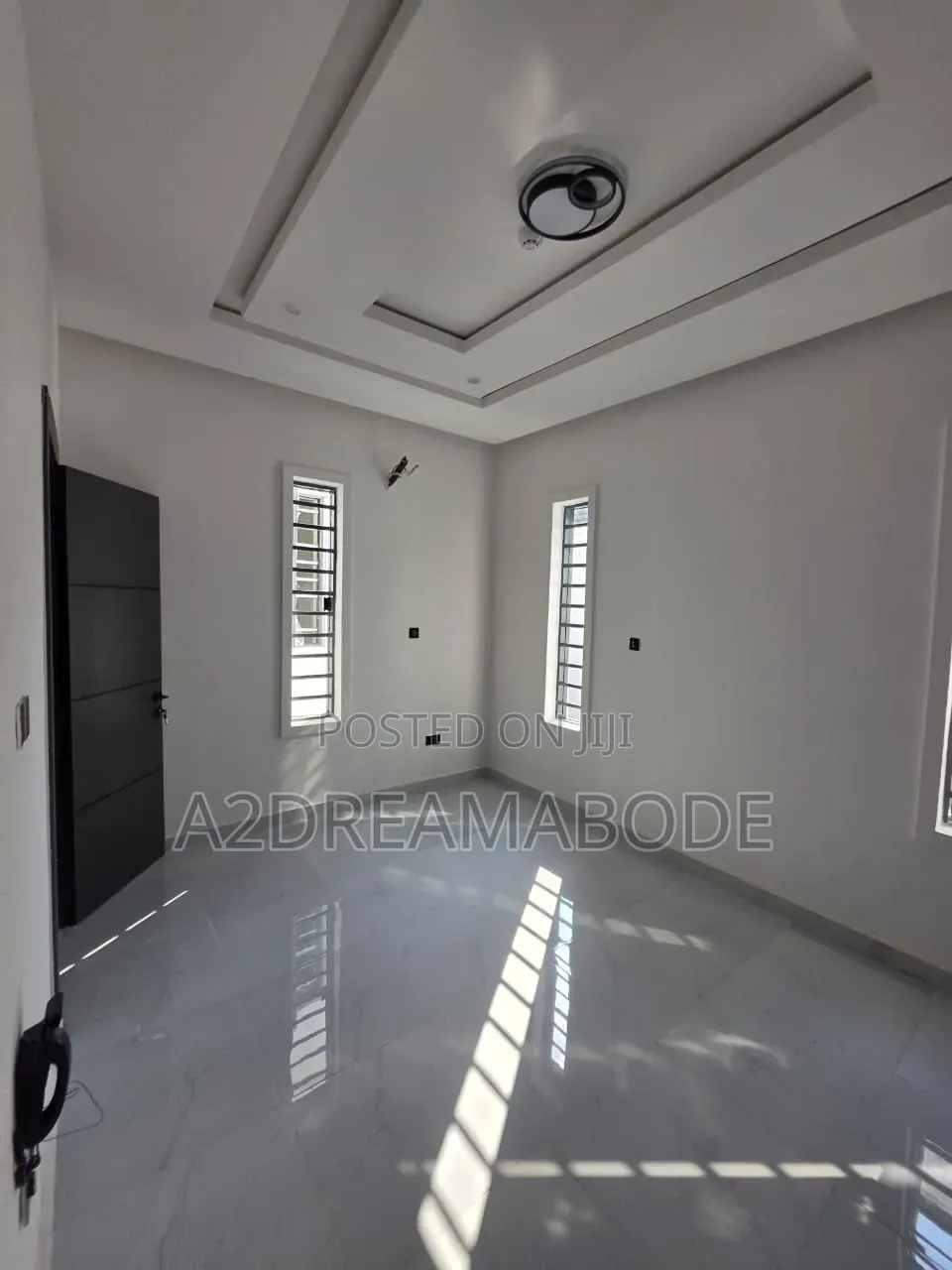 5bdrm Duplex in Omole for sale