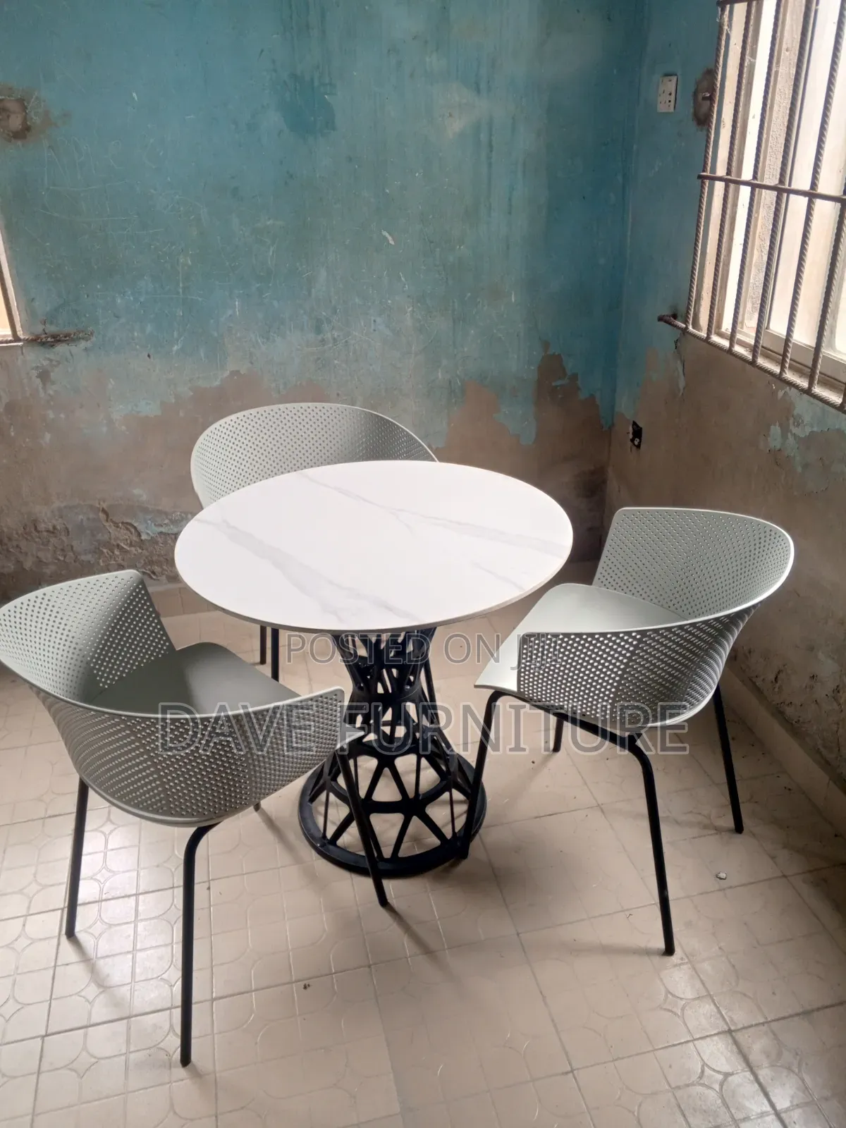 Unique New Modern 3 Seater Restaurant Set