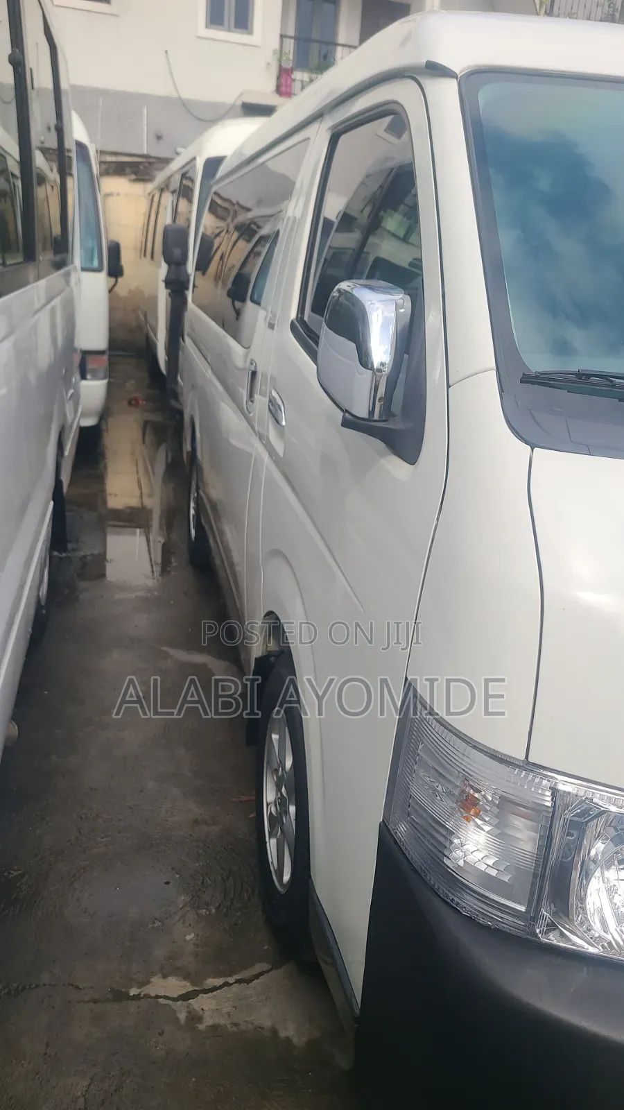 Toyota HiAce 2013 White