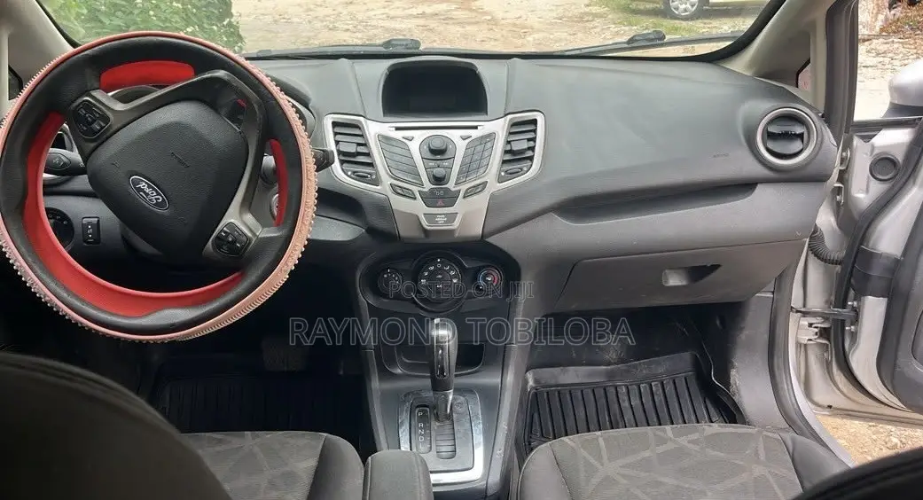 Ford Fiesta 2012 Silver