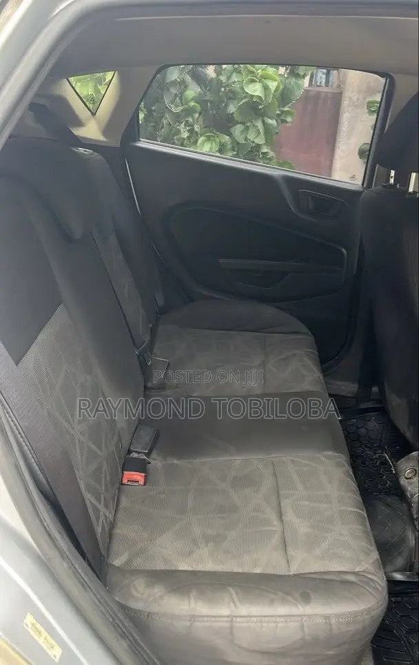 Ford Fiesta 2012 Silver