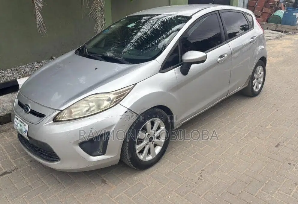 Ford Fiesta 2012 Silver