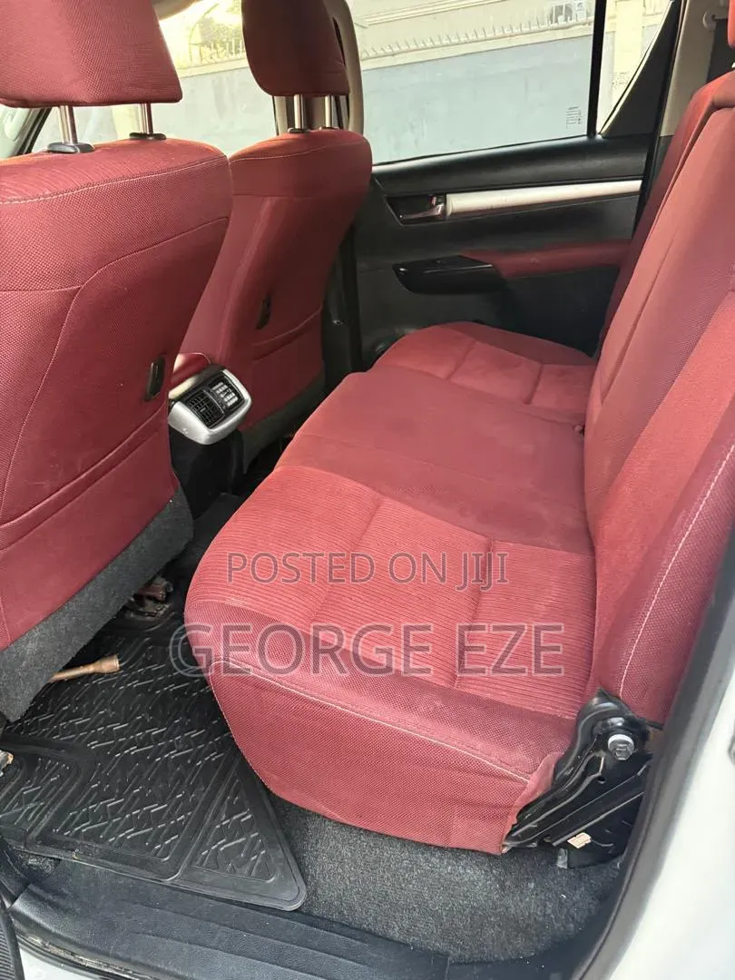 Toyota Hilux 2018 White