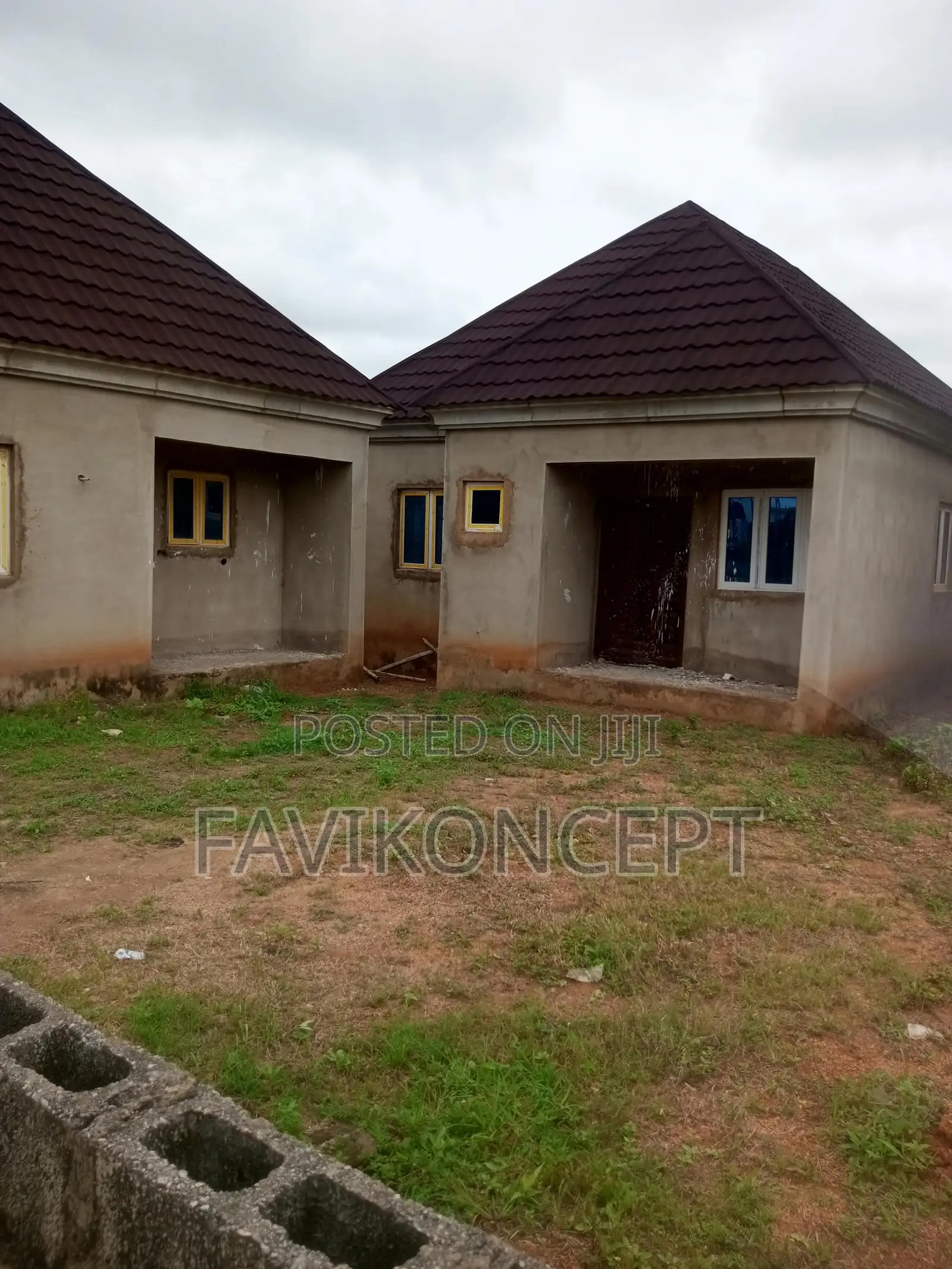 7bdrm Block of Flats in Giri for sale