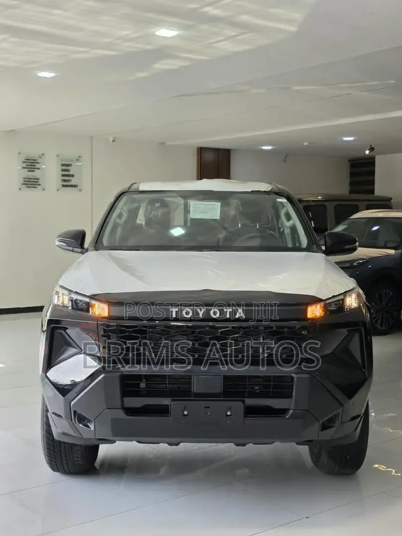 New Toyota Hilux 2026 Black