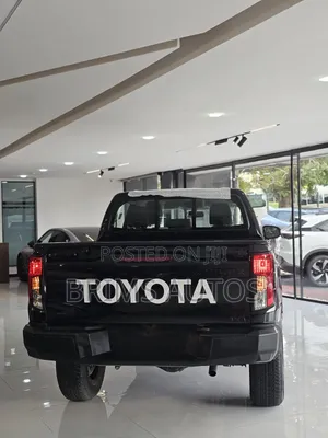New Toyota Hilux 2026 Black