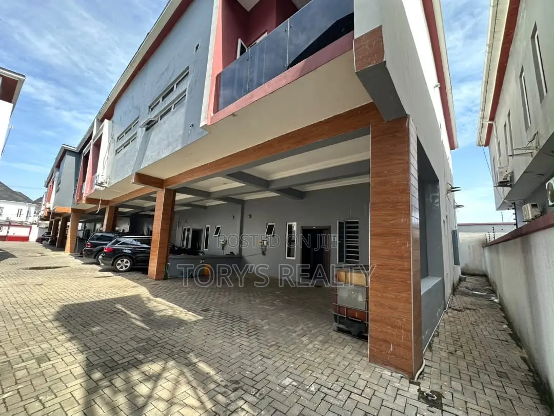 4bdrm Duplex in Lekki Phase 2 for rent