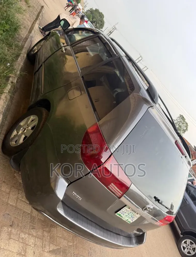 Toyota Sienna 2005 Gray