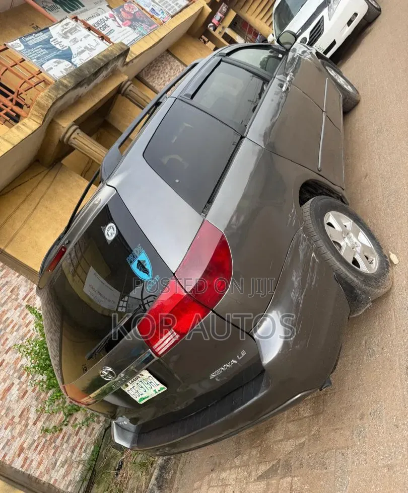 Toyota Sienna 2005 Gray
