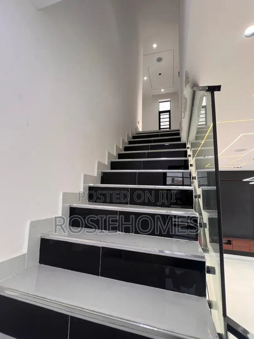 4bdrm Duplex in Sangotedo for sale