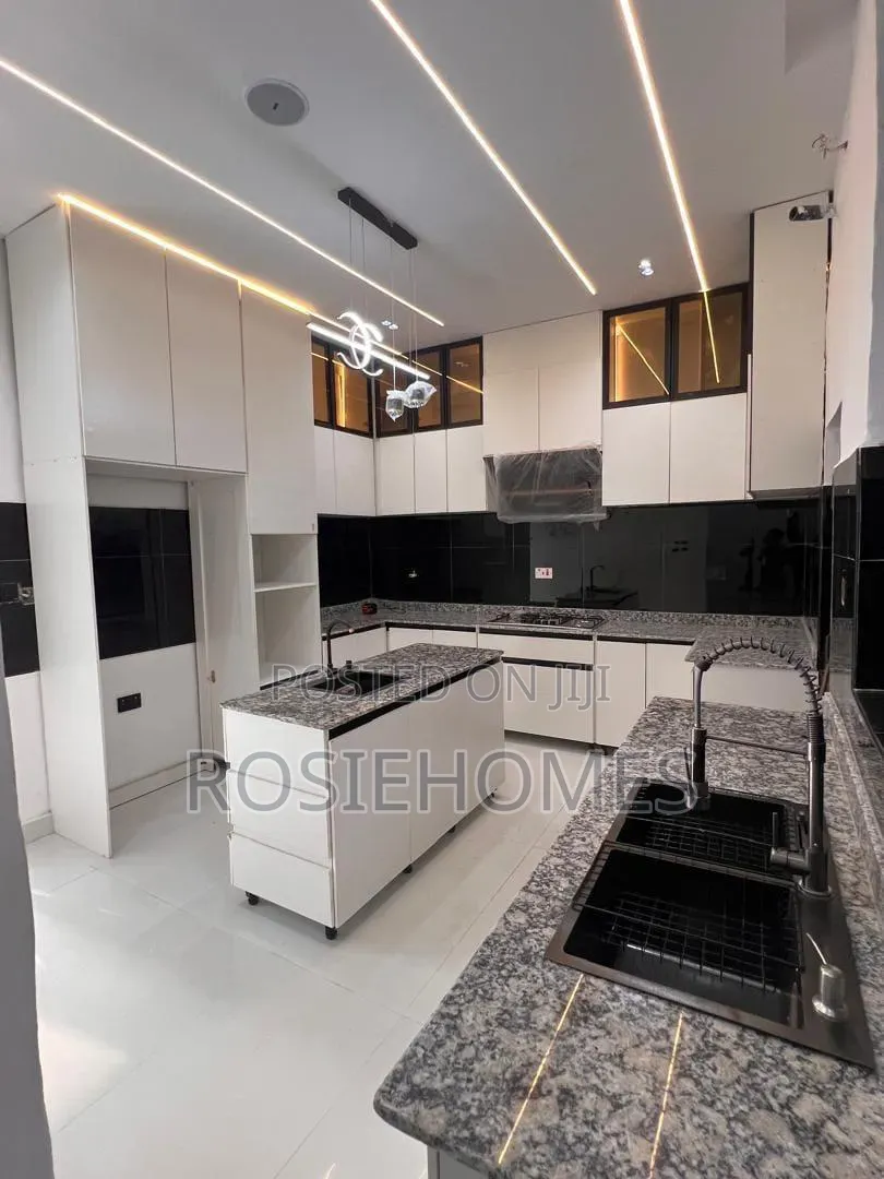 4bdrm Duplex in Sangotedo for sale