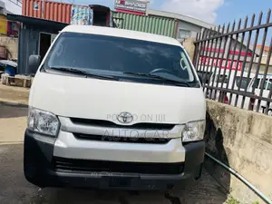 Toyota HiAce 2014 White