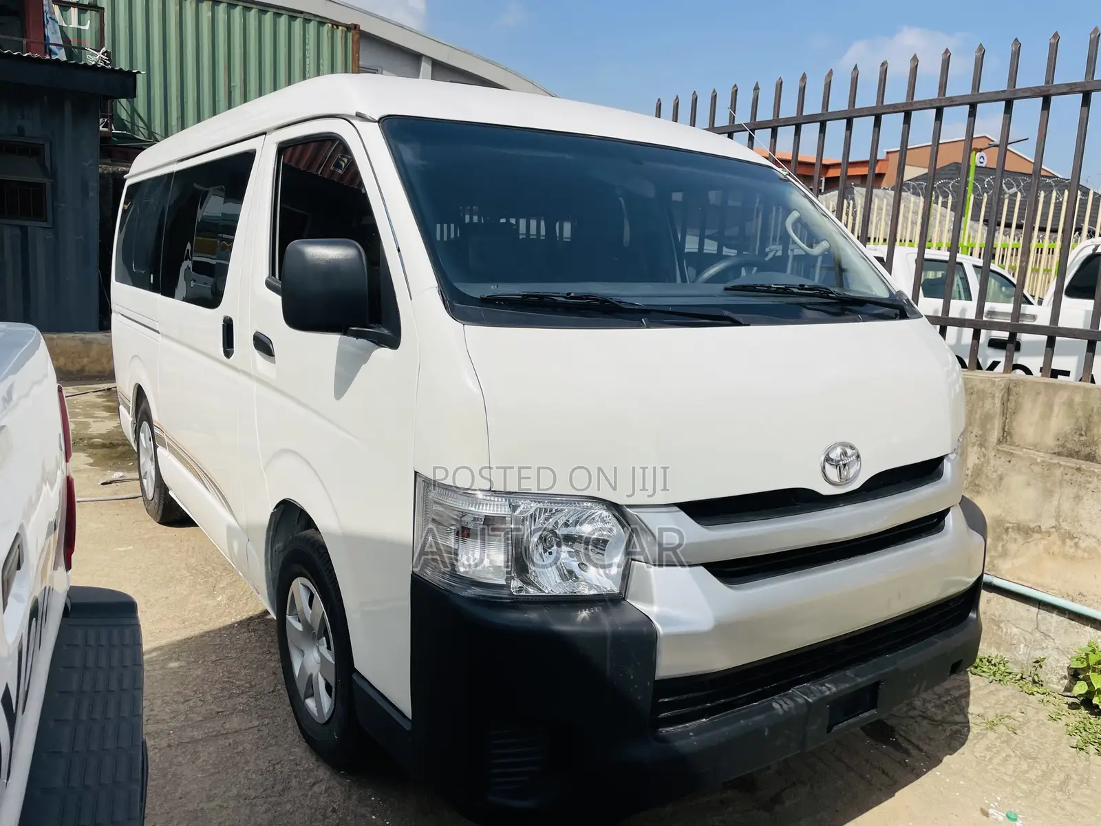 Toyota HiAce 2014 White