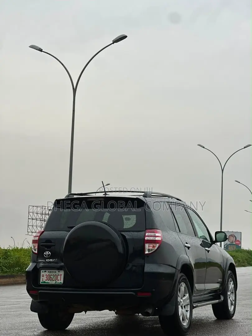 Toyota RAV4 2.5 Limited 2010 Black