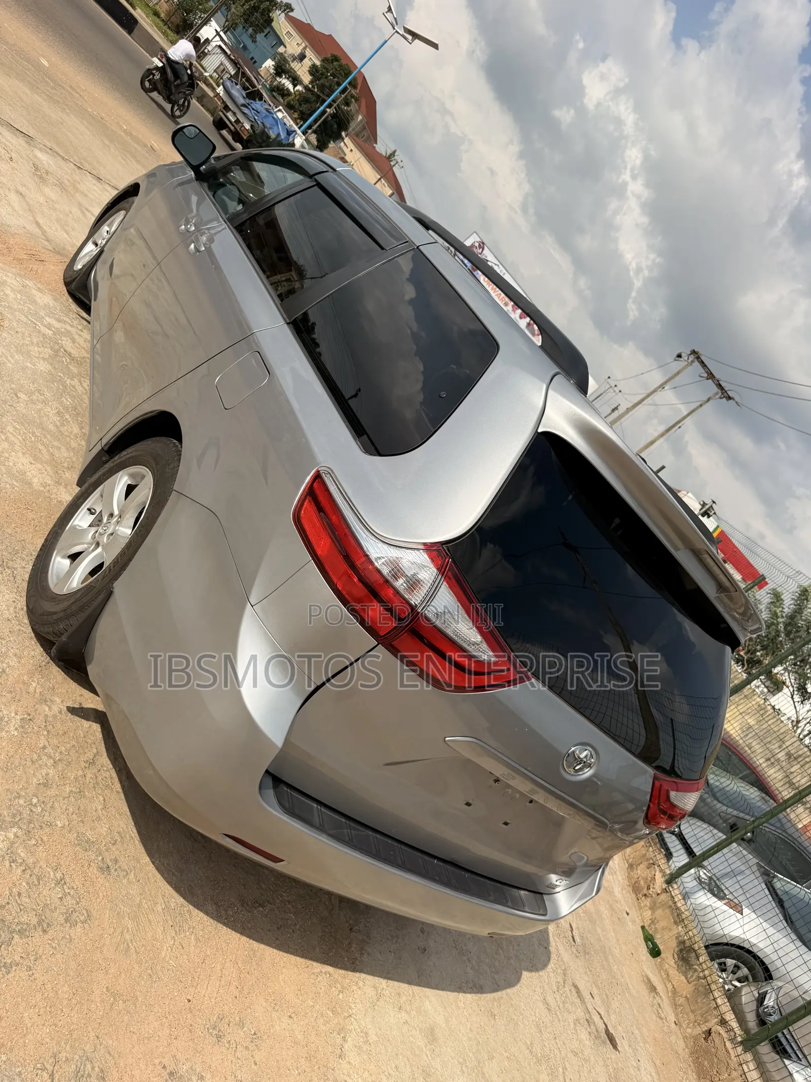 Toyota Sienna Limited Premium 7 Passenger (3.5L 6cyl 8A) 2016 Silver
