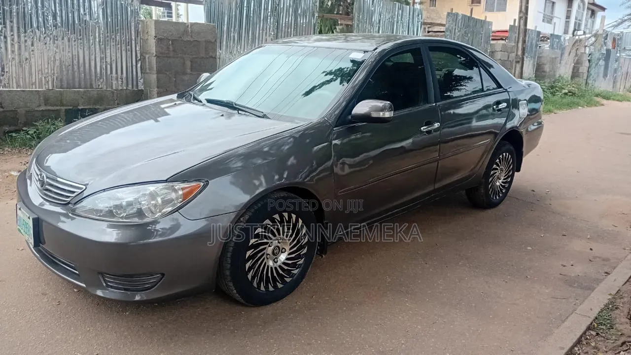Toyota Camry 2004 Gray