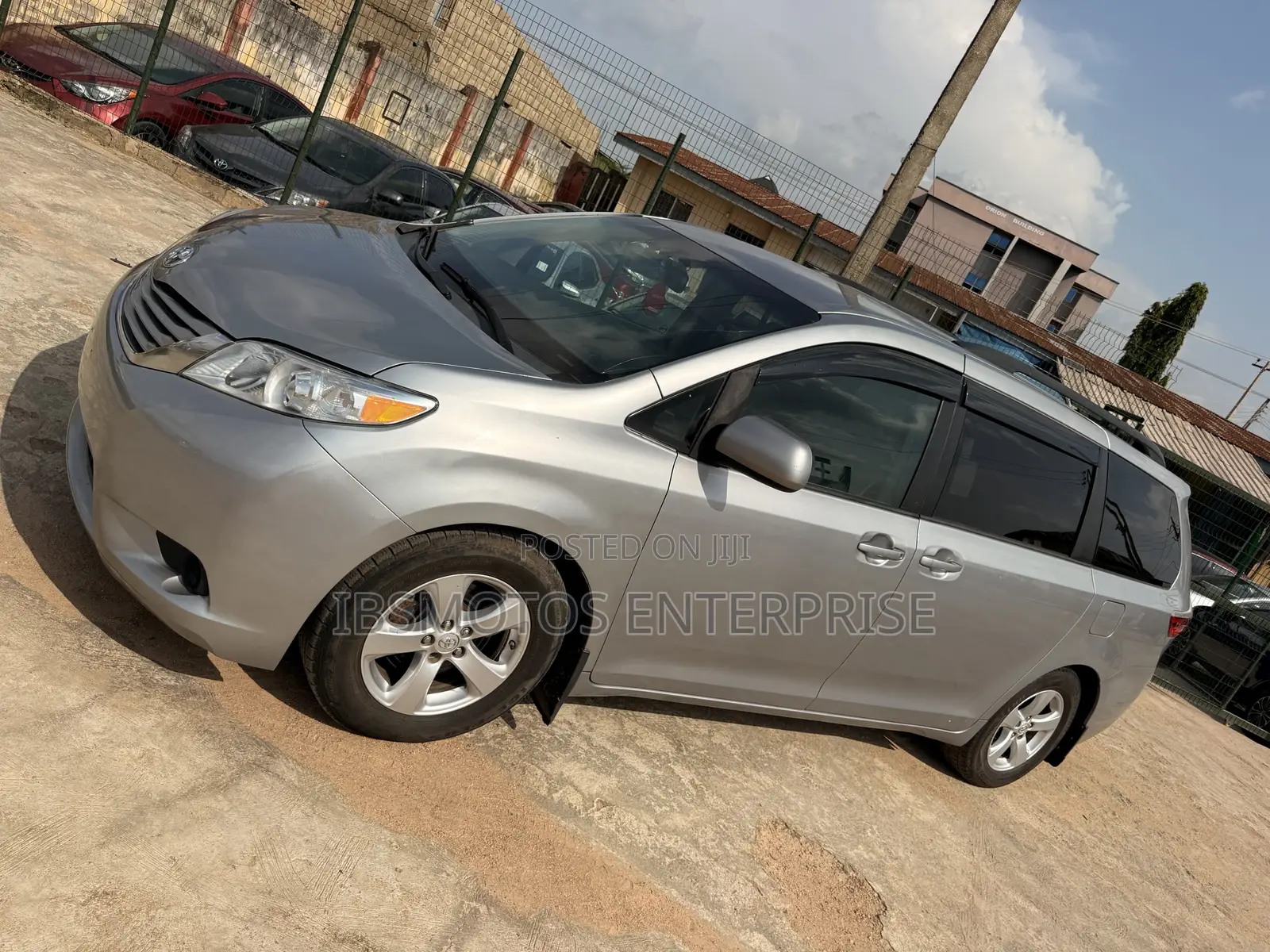 Toyota Sienna Limited Premium 7 Passenger (3.5L 6cyl 8A) 2016 Silver