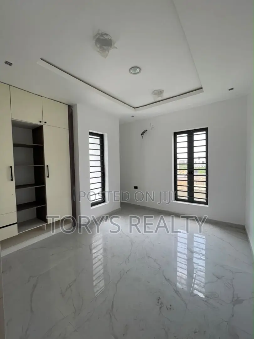 5bdrm Duplex in Ado / Ajah for sale