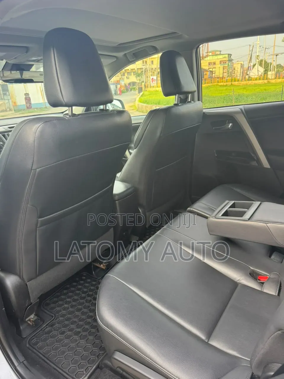 Toyota RAV4 Limited AWD (2.5L 4cyl 6A) 2017 Silver