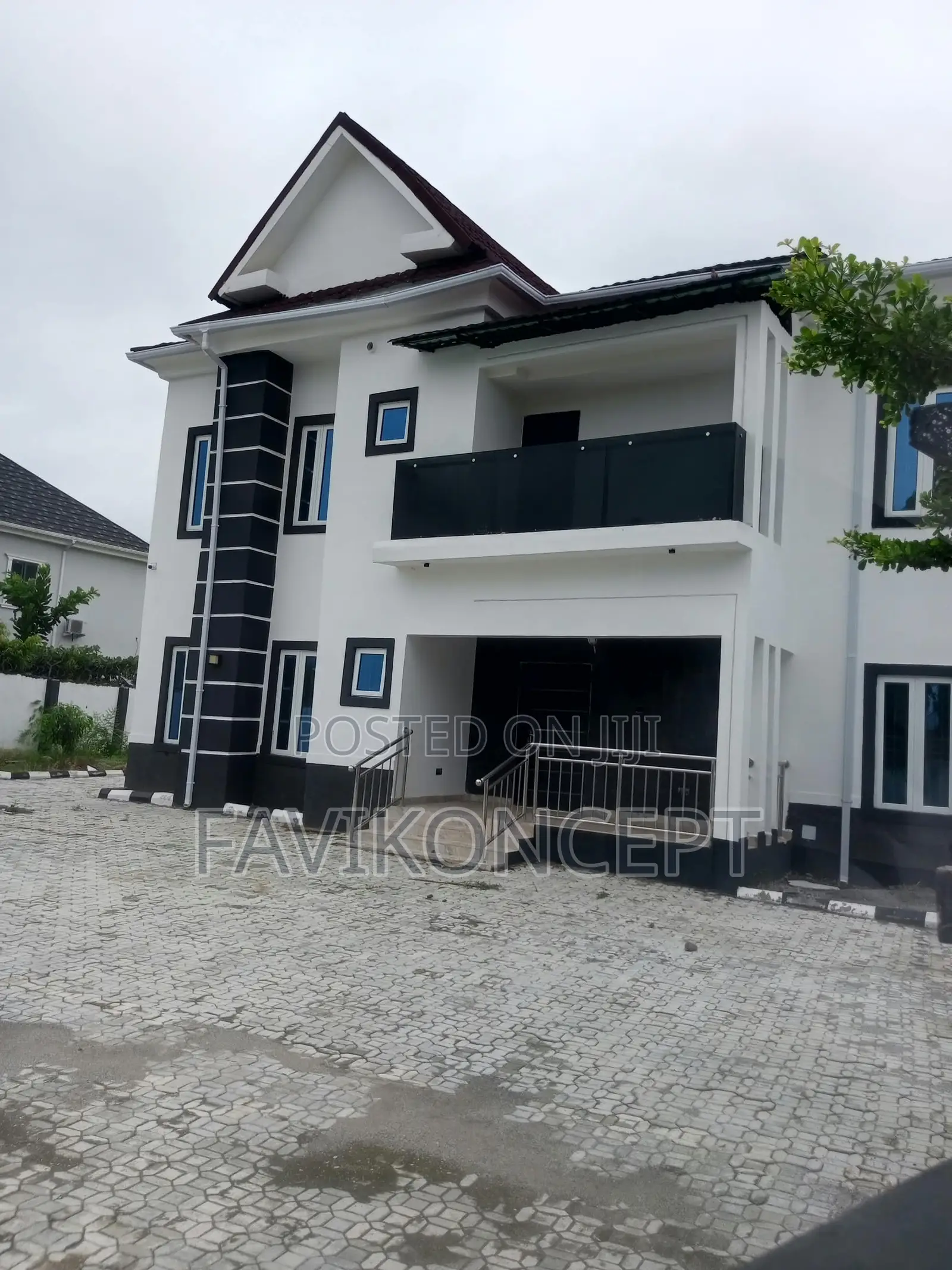 4bdrm Duplex in Giri for sale