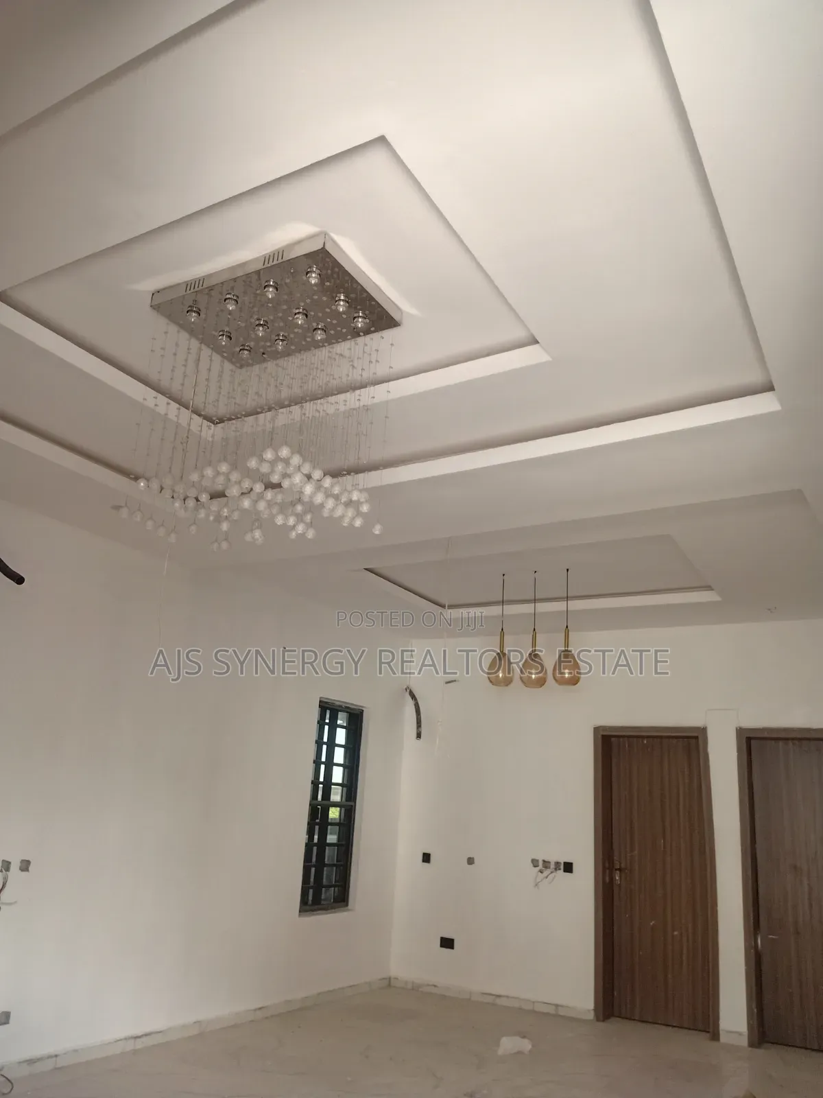 5bdrm Duplex in Lekki Expressway for sale