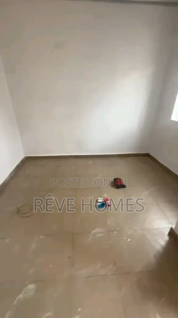 Mini Flat in Akoka for rent