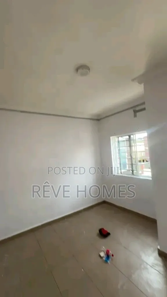 Mini Flat in Akoka for rent