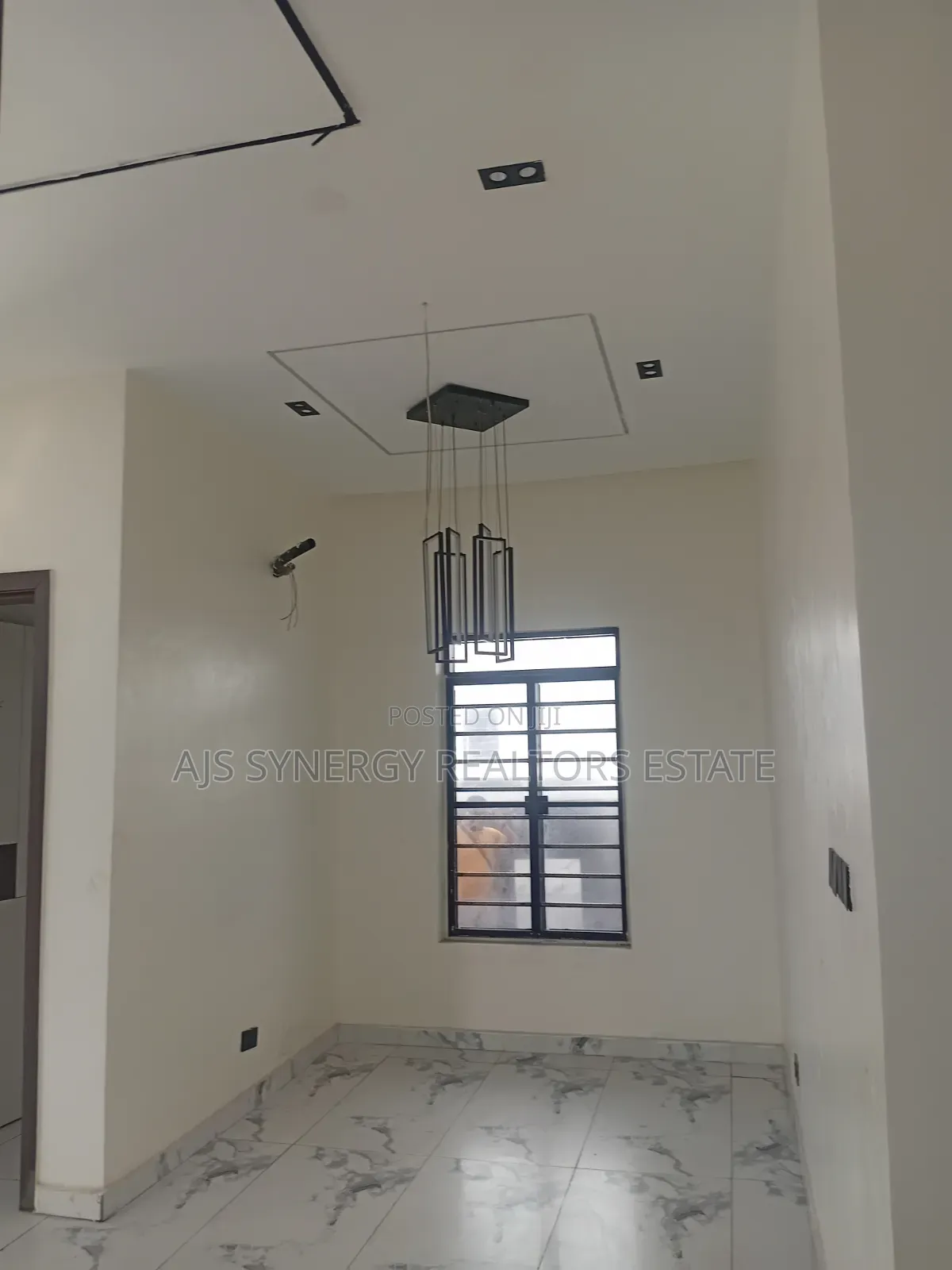 5bdrm Duplex in Lekki Expressway for sale