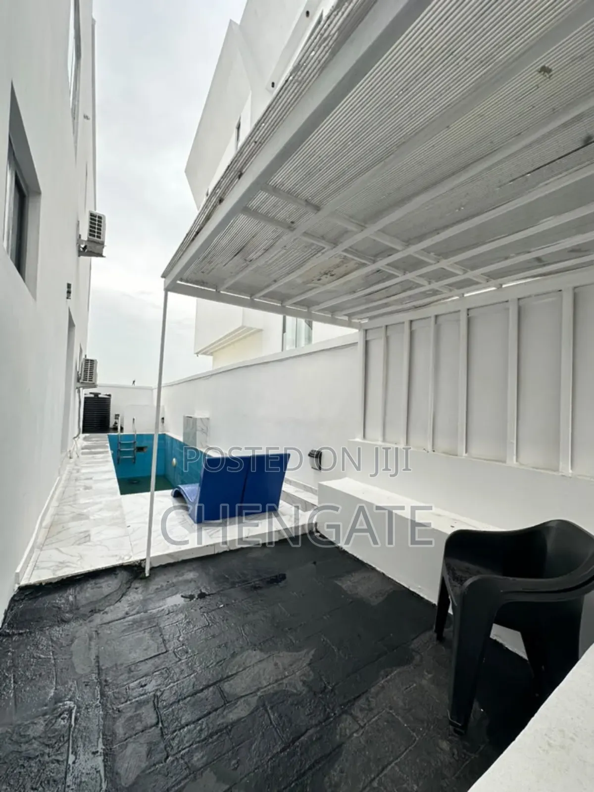 5bdrm Duplex in Osapa london for sale
