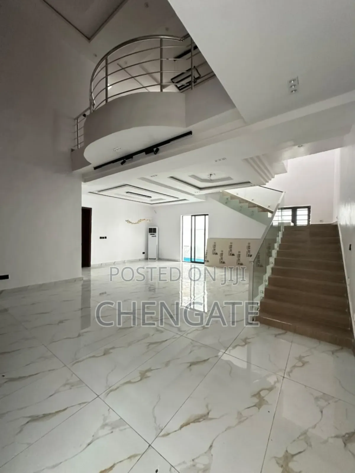5bdrm Duplex in Osapa london for sale