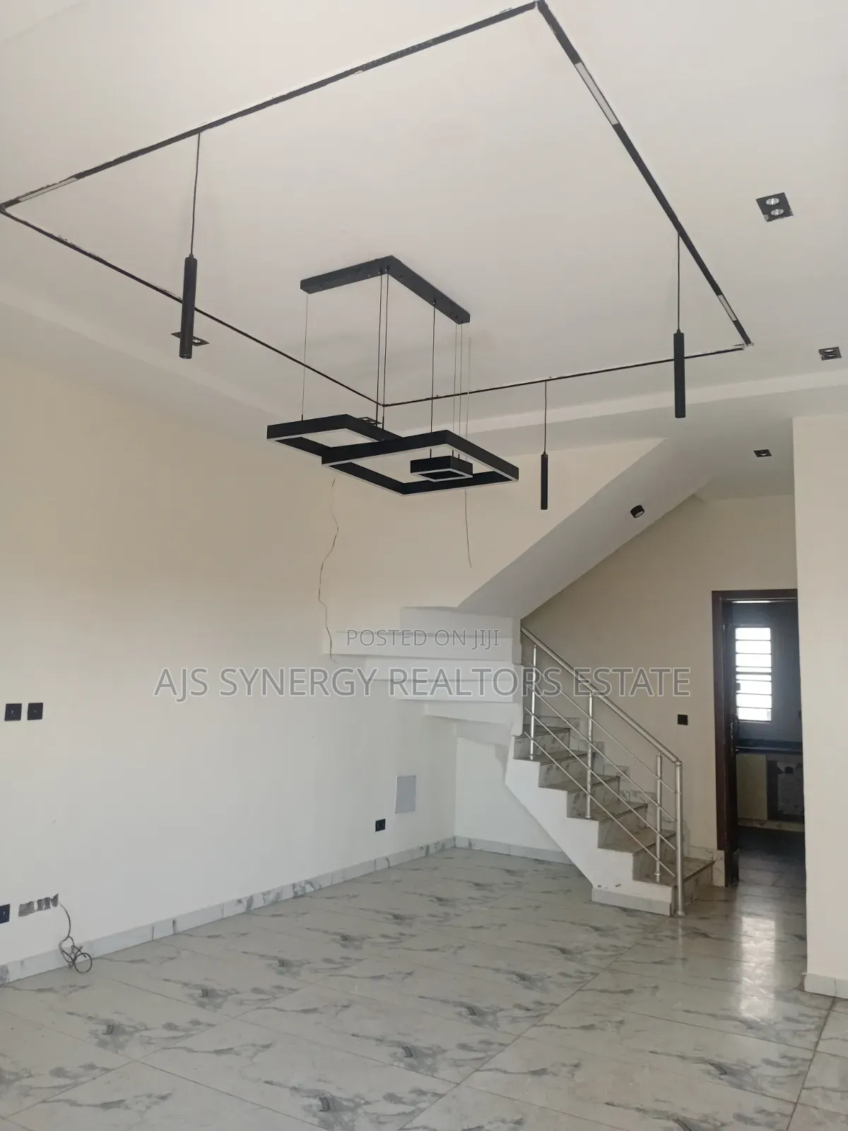 4bdrm Duplex in Lekki Expressway for sale