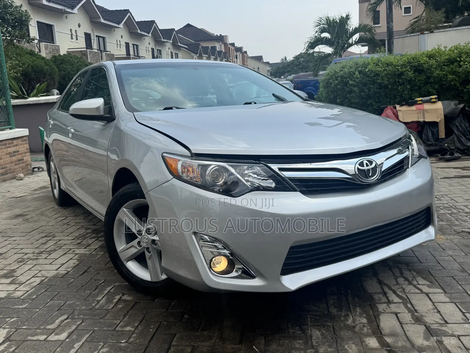 Toyota Camry LE 4dr Sedan (2.5L 4cyl 6A) 2012 Silver