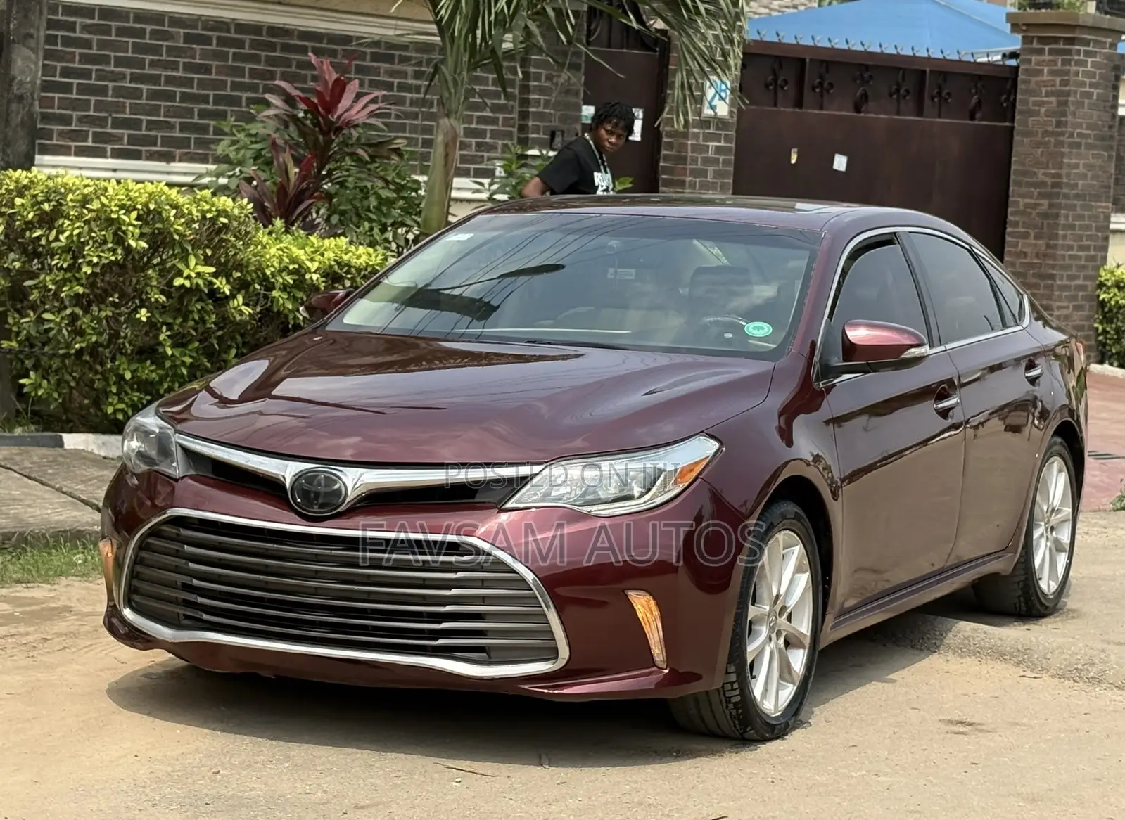 Toyota Avalon Limited Sedan FWD (3.5L 6cyl 6A) 2013 Burgundy
