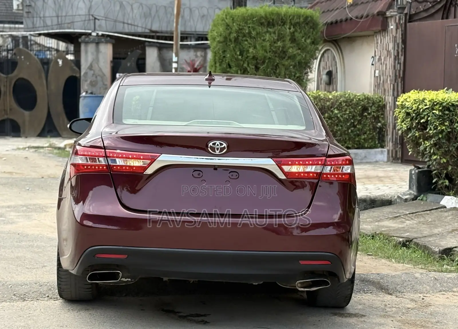 Toyota Avalon Limited Sedan FWD (3.5L 6cyl 6A) 2013 Burgundy