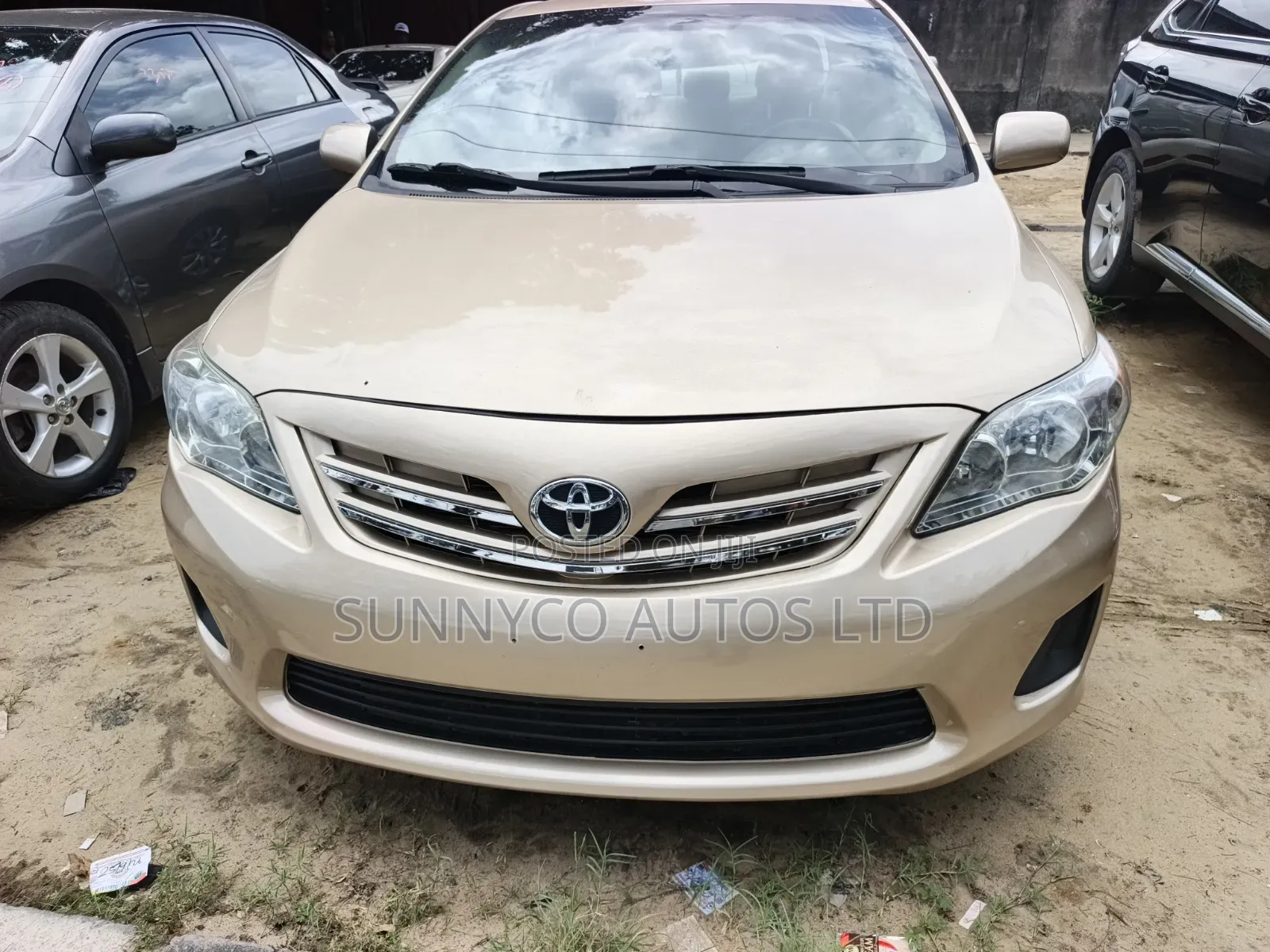 Toyota Corolla 2013 Gold