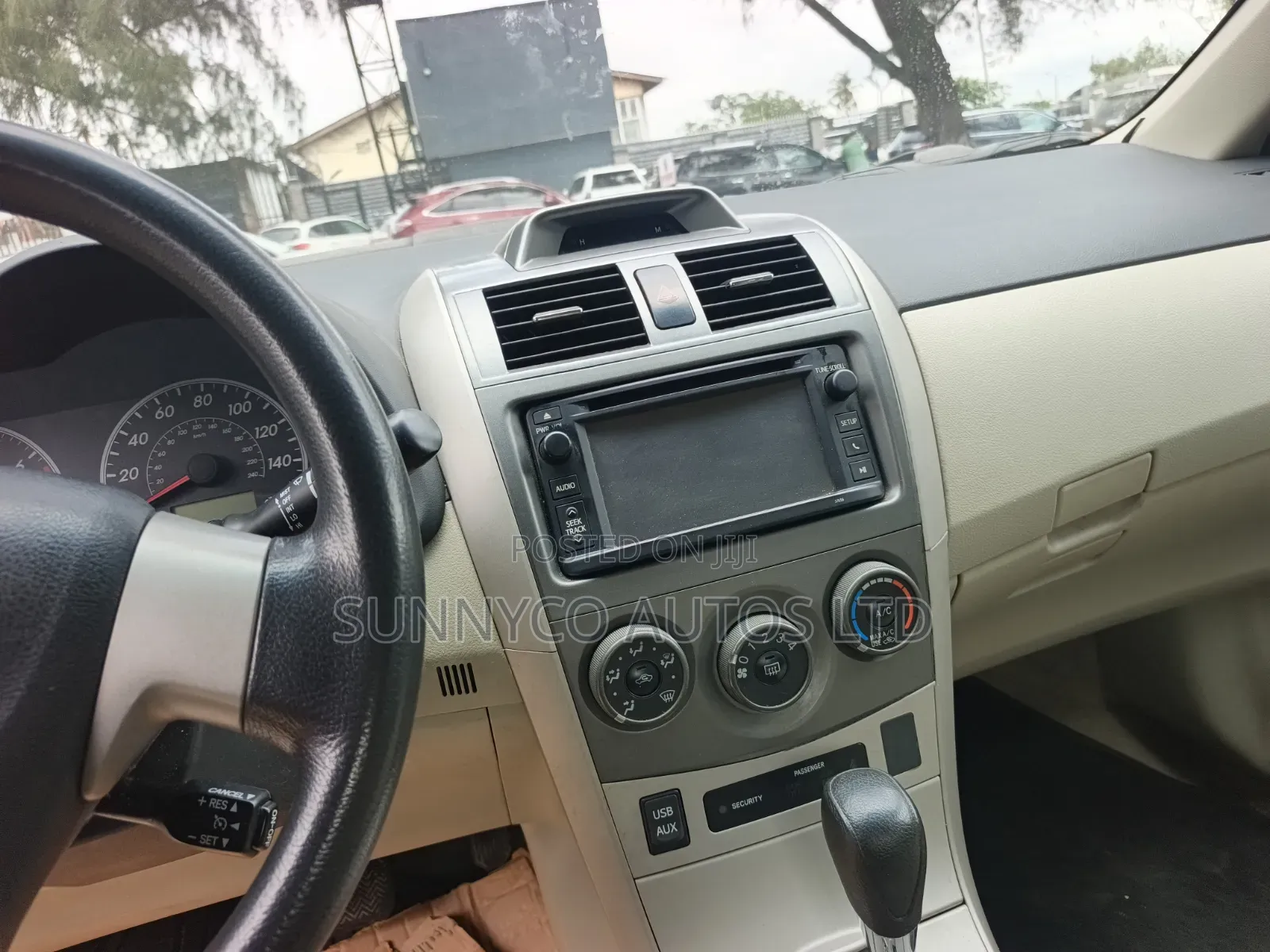 Toyota Corolla 2013 Gold