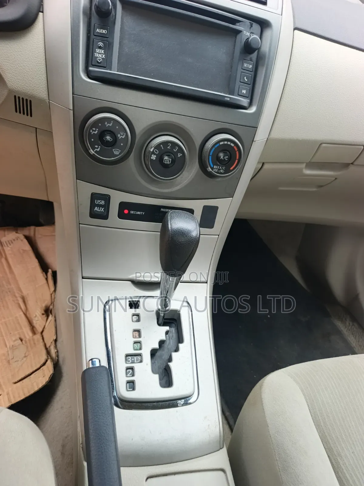 Toyota Corolla 2013 Gold