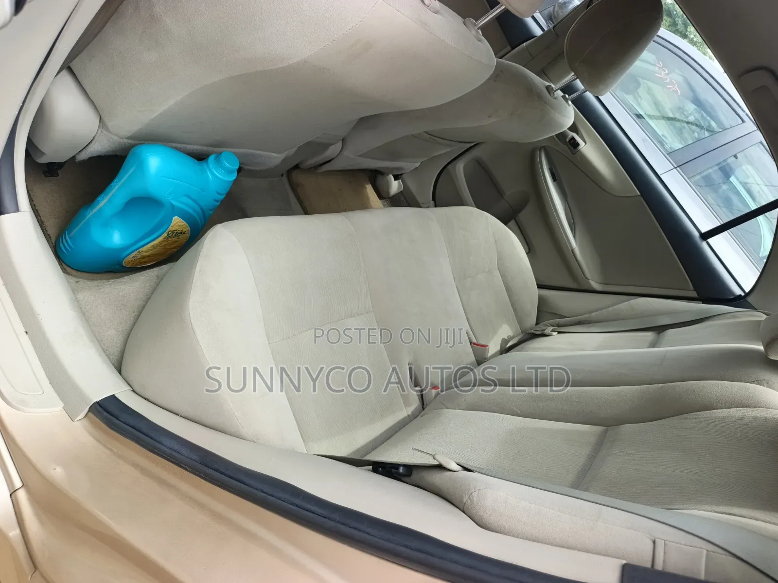 Toyota Corolla 2013 Gold