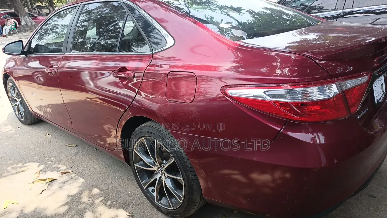 Toyota Camry 2016 Red