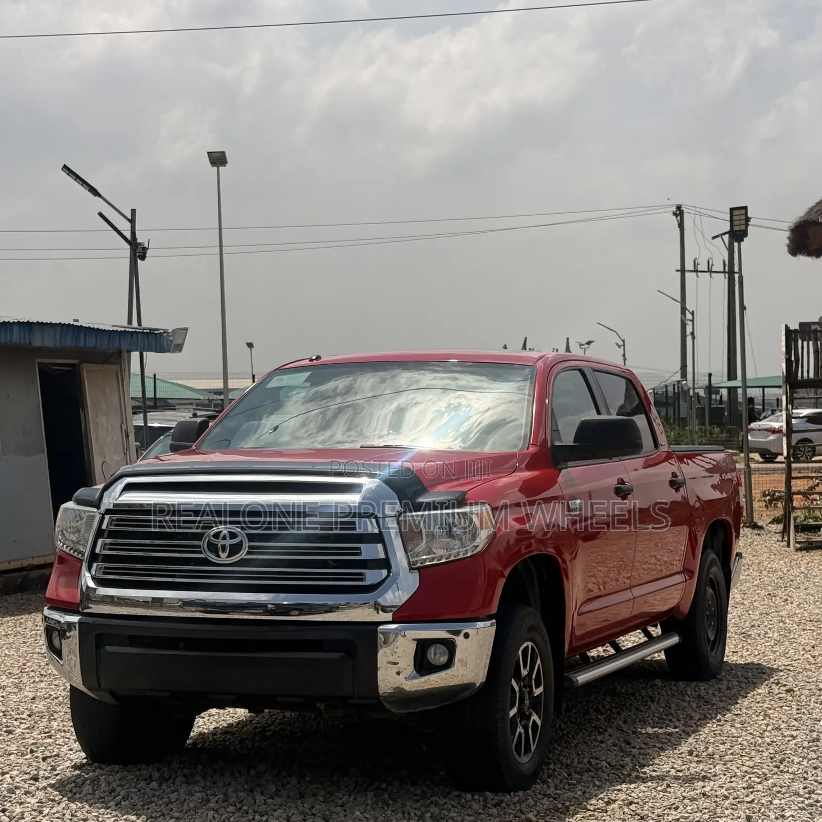 Toyota Tundra SR5 4dr CrewMax 4WD SB (5.7L 8cyl 6A) 2014 Red