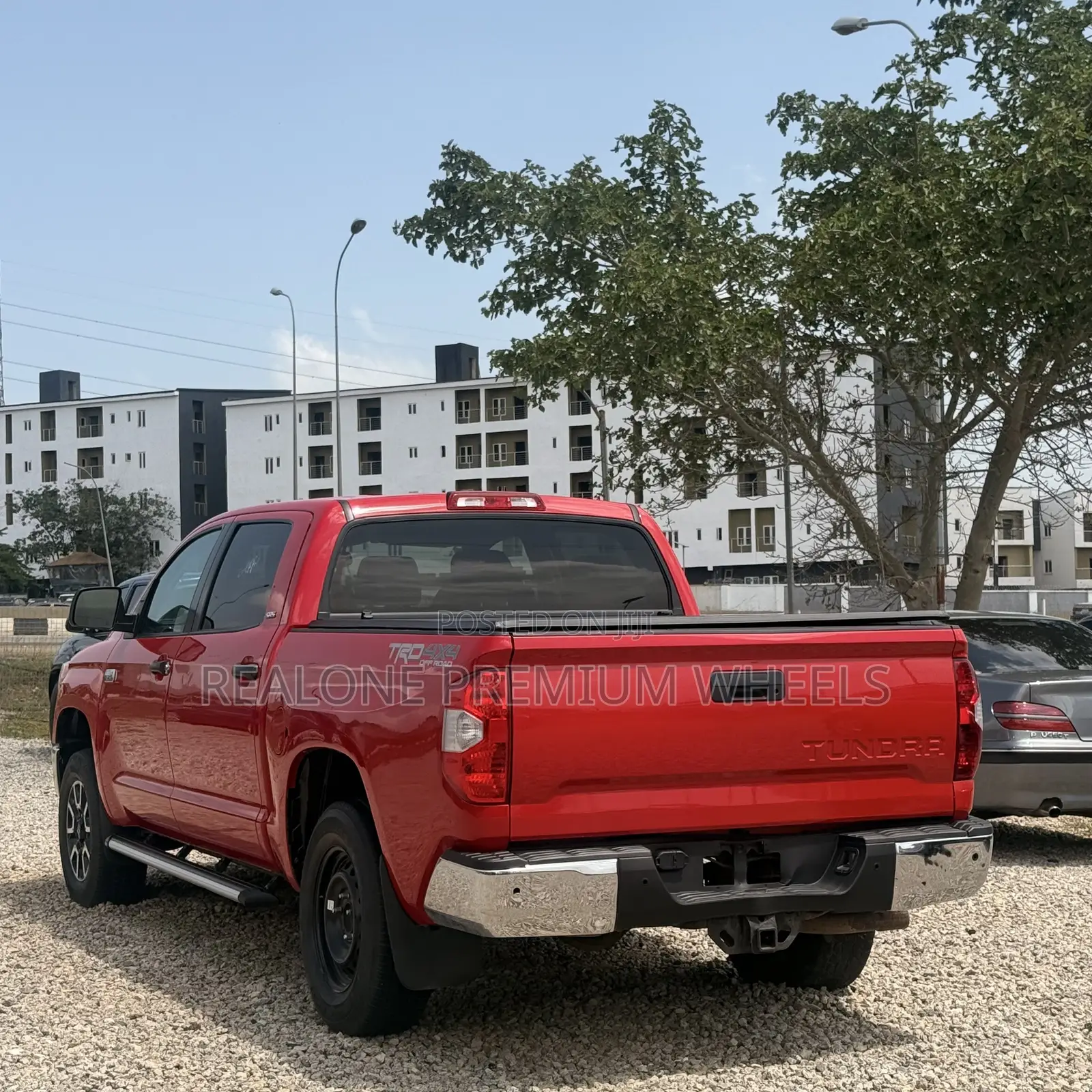 Toyota Tundra SR5 4dr CrewMax 4WD SB (5.7L 8cyl 6A) 2014 Red