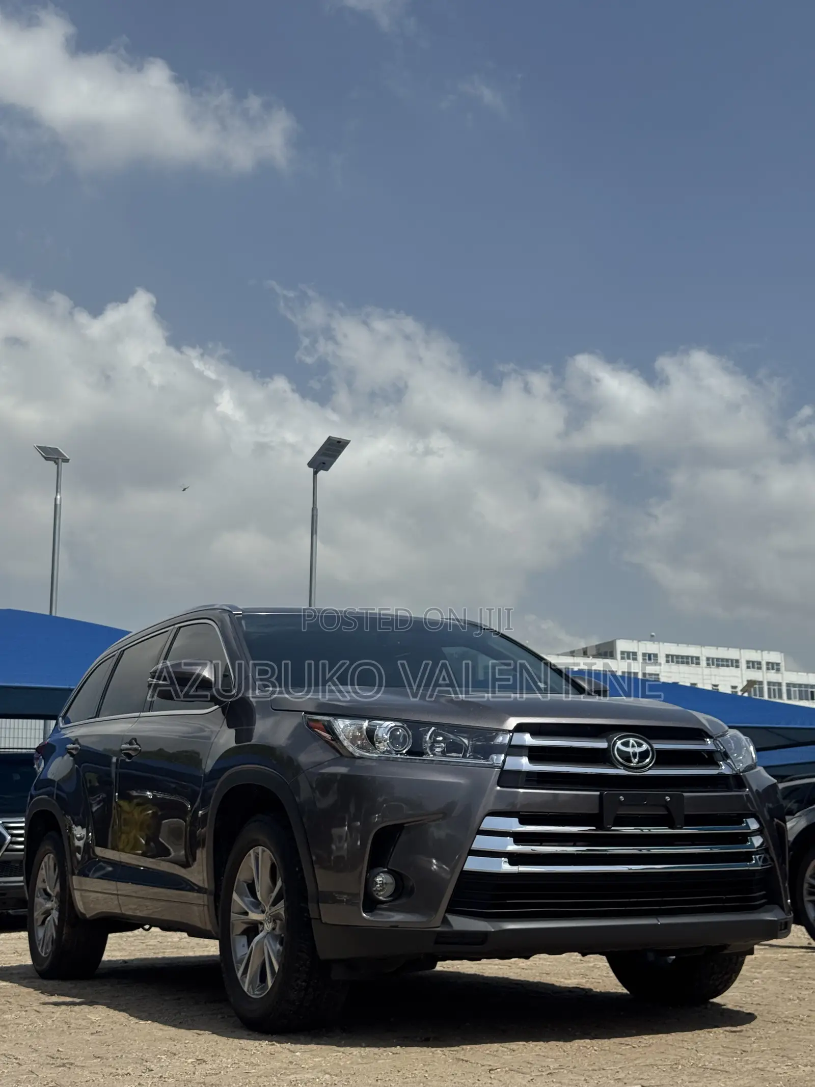 Toyota Highlander XLE 4x2 V6 (3.5L 6cyl 8A) 2018 Gray