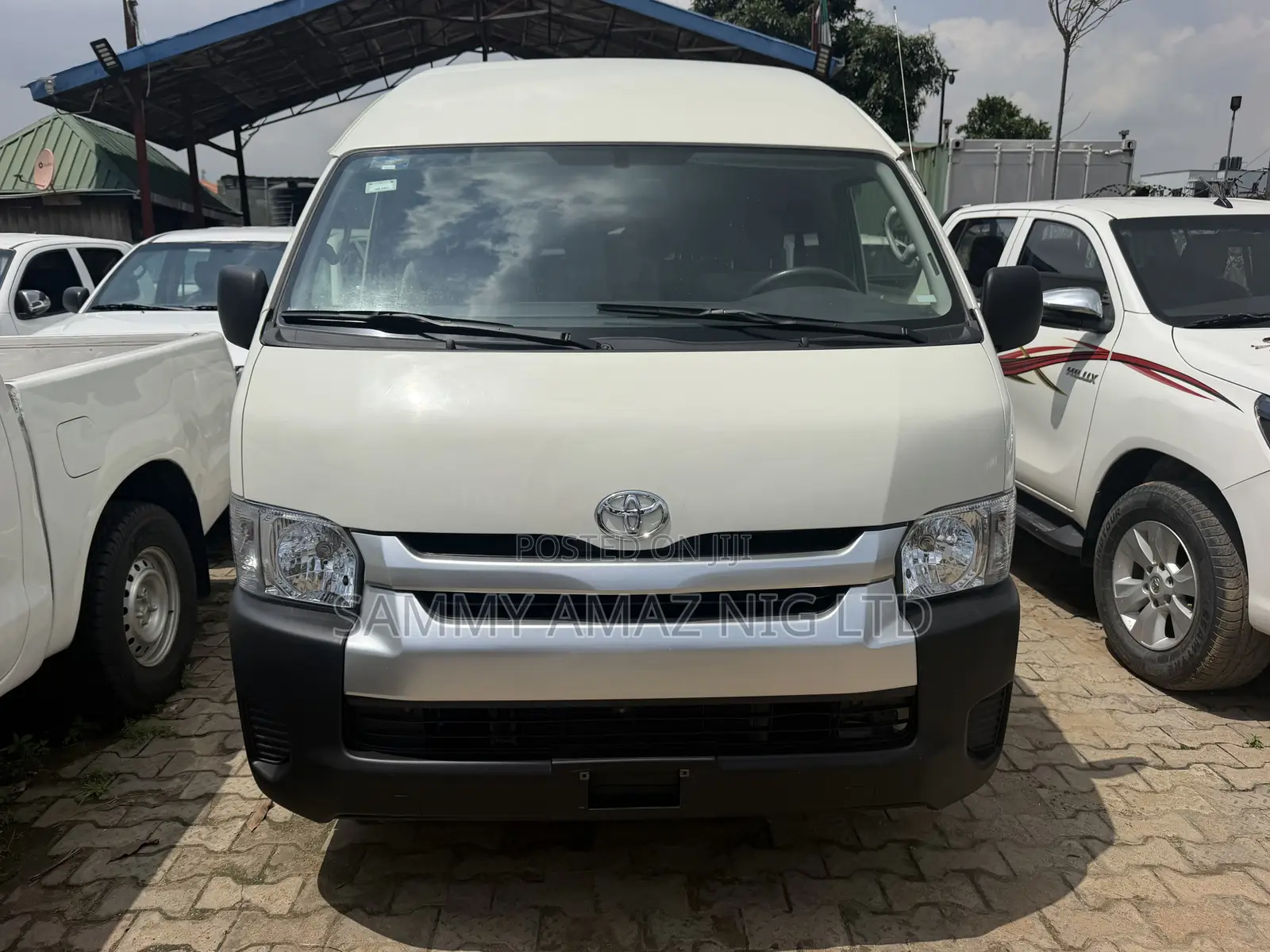 Toyota HiAce 2018 White