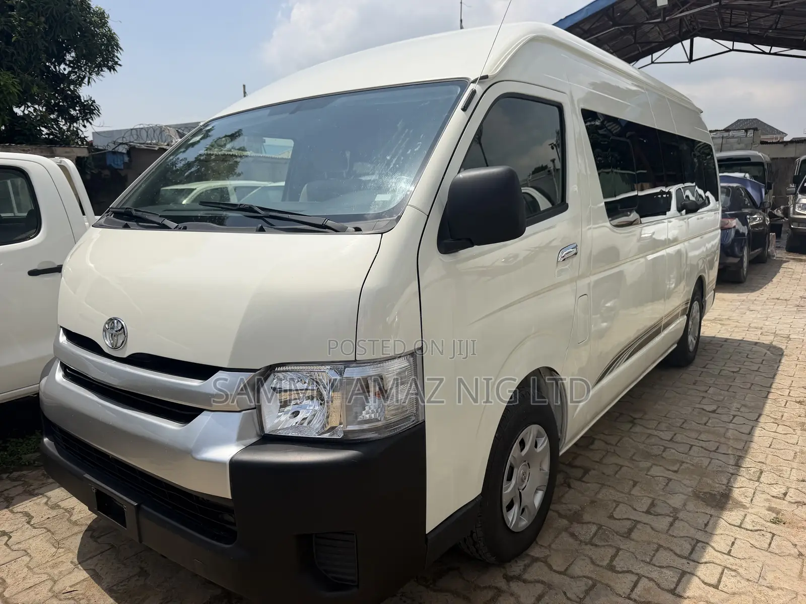 Toyota HiAce 2018 White