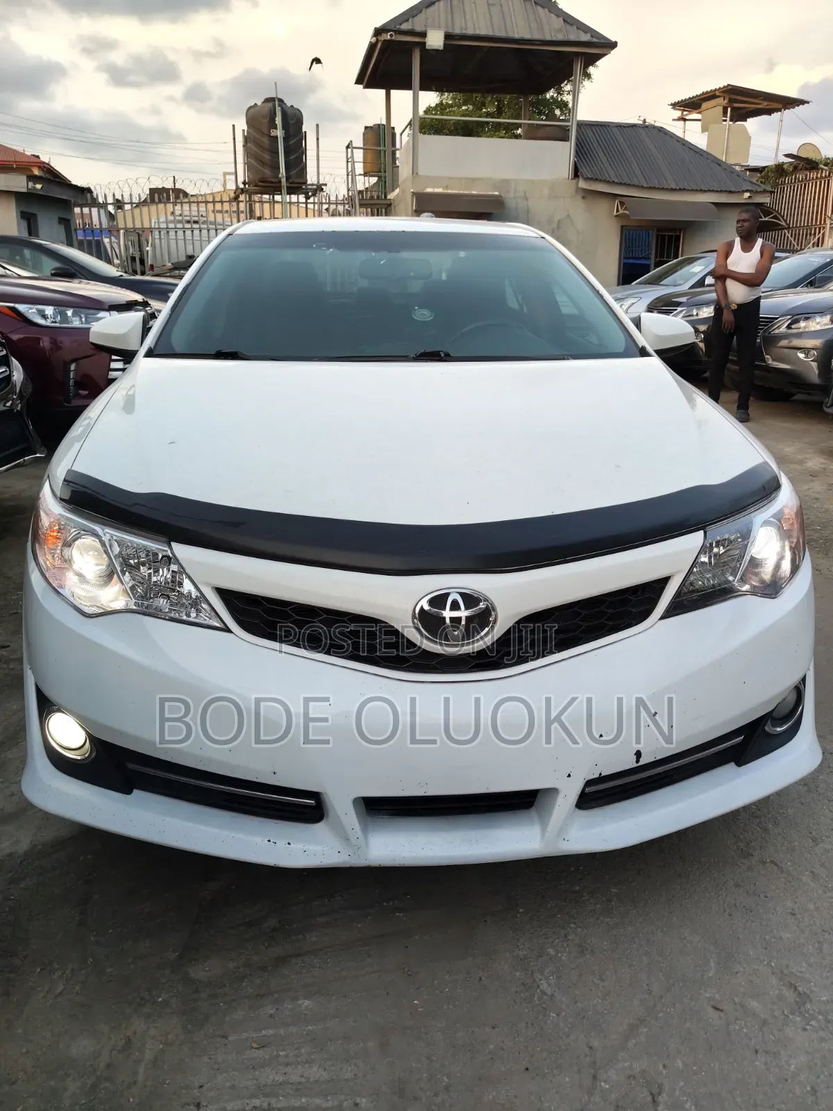 Toyota Camry SE 4dr Sedan (2.5L 4cyl 6A) 2014 White