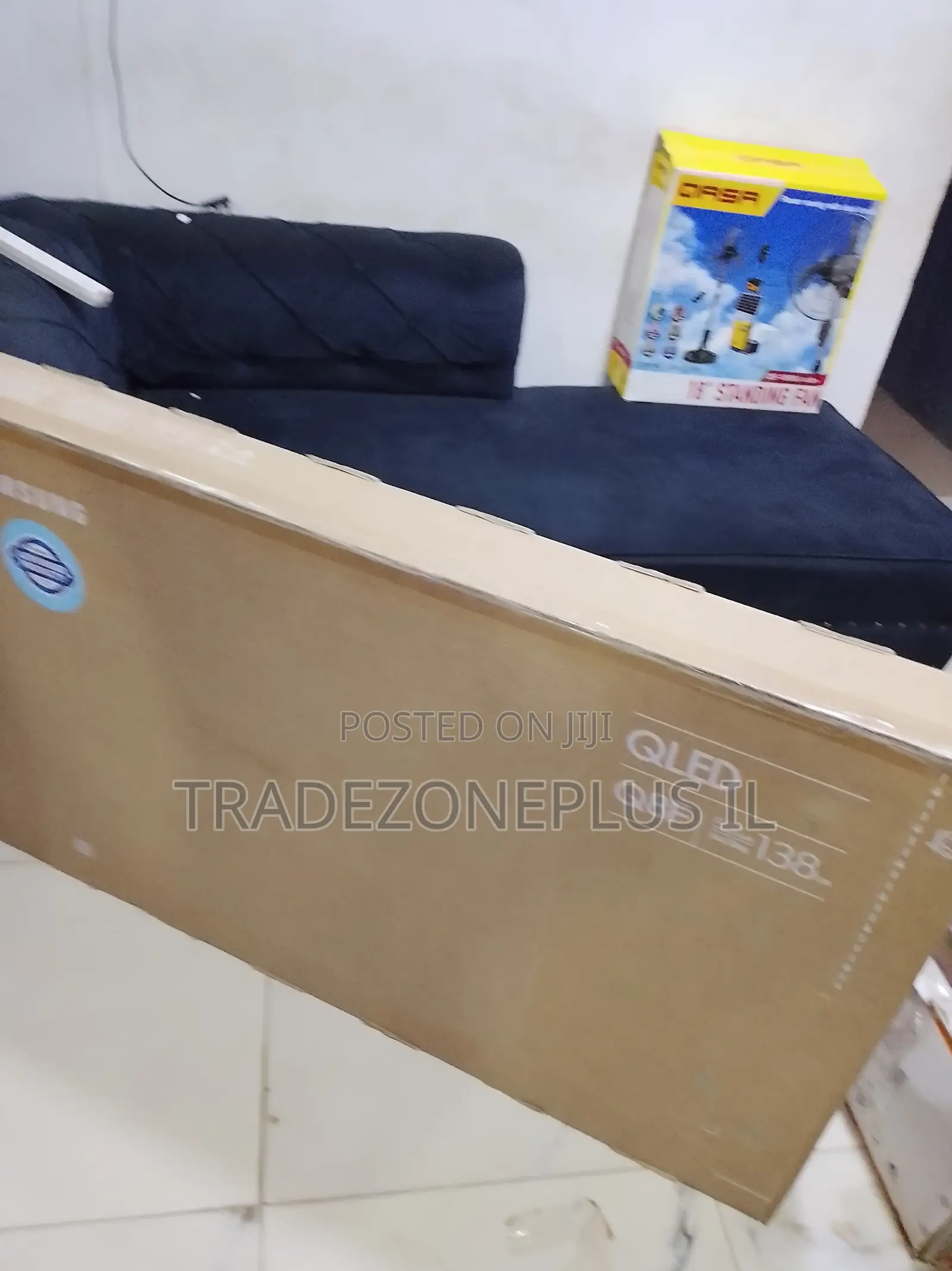 Modern Samsung QLED Television QA55Q8FAAU 55 Inch