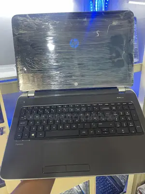 Laptop HP Pavilion 15 4GB AMD A8 HDD+SSD 320GB
