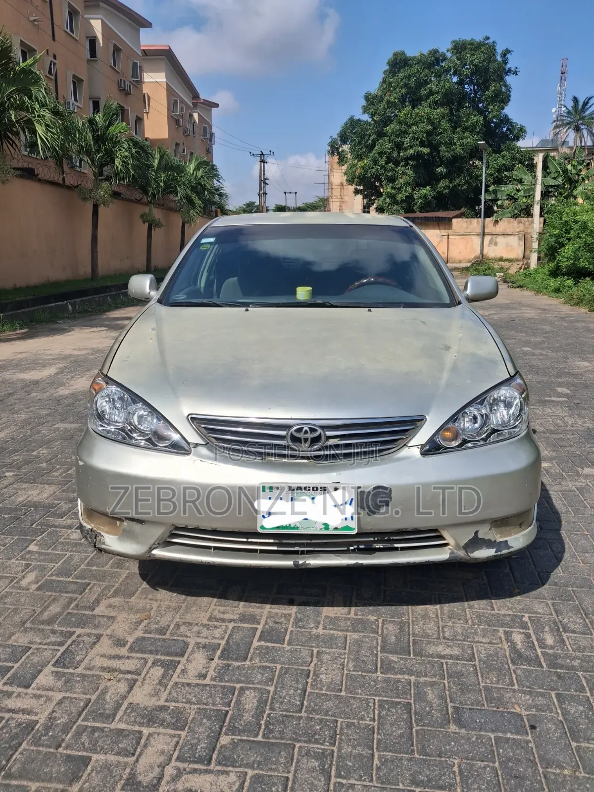 Toyota Camry LE 4dr Sedan (2.4L 4cyl 5A) 2005 Silver