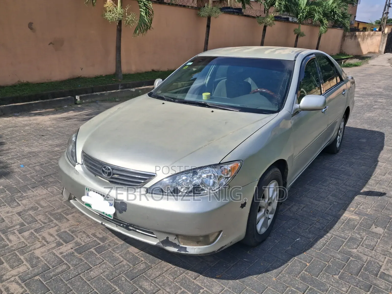 Toyota Camry LE 4dr Sedan (2.4L 4cyl 5A) 2005 Silver